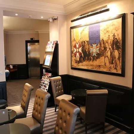 Hotel Saint Cyr Etoile-3